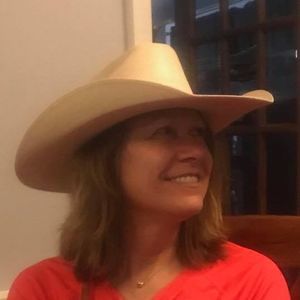 Meet your Posher, Laurie